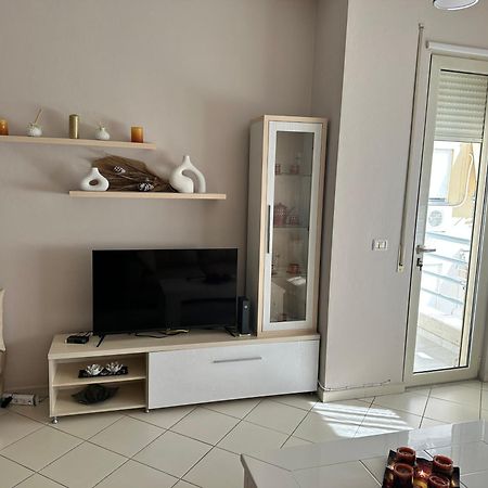 Sunrise Apartment Near The Center Tiranë Luaran gambar