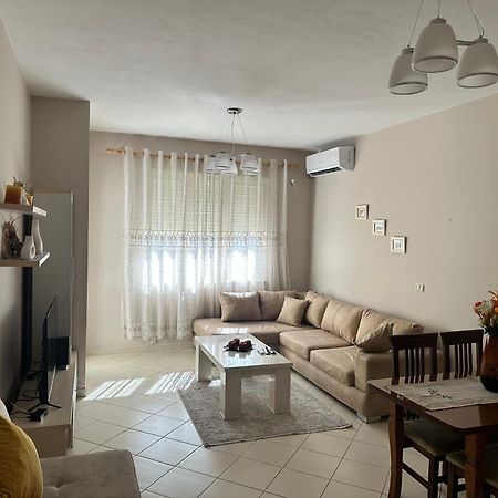 Sunrise Apartment Near The Center Tiranë Luaran gambar